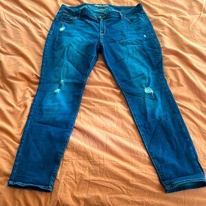 Distressed Old Navy Rockstar skinny jeans - size 18